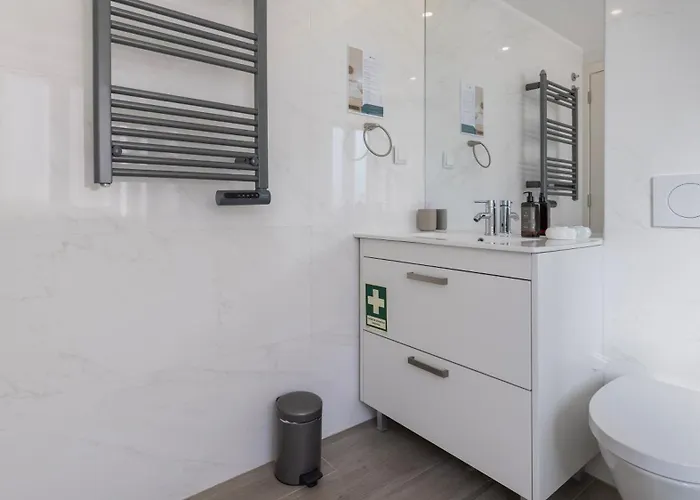 1bdr With Ac And Terrace By Lovelystay *