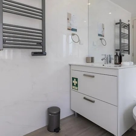 1bdr With Ac And Terrace By Lovelystay *